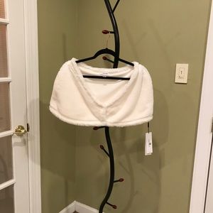 NWT Calvin Klein faux-fur shoulder wrap
